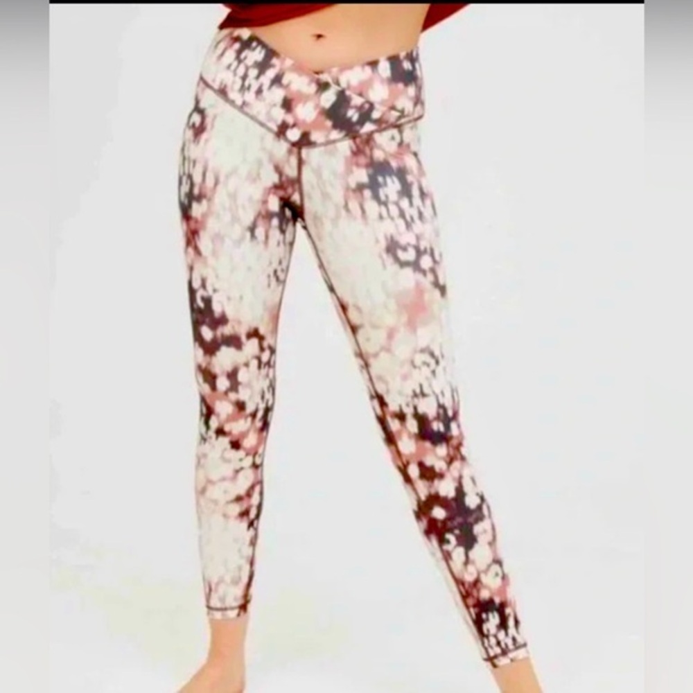 Offline by Aerie - 7/8 Leggings - Multicolour in Size Small - New